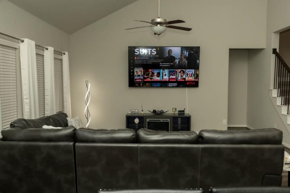 TV and multimedia, Living room, Seating area