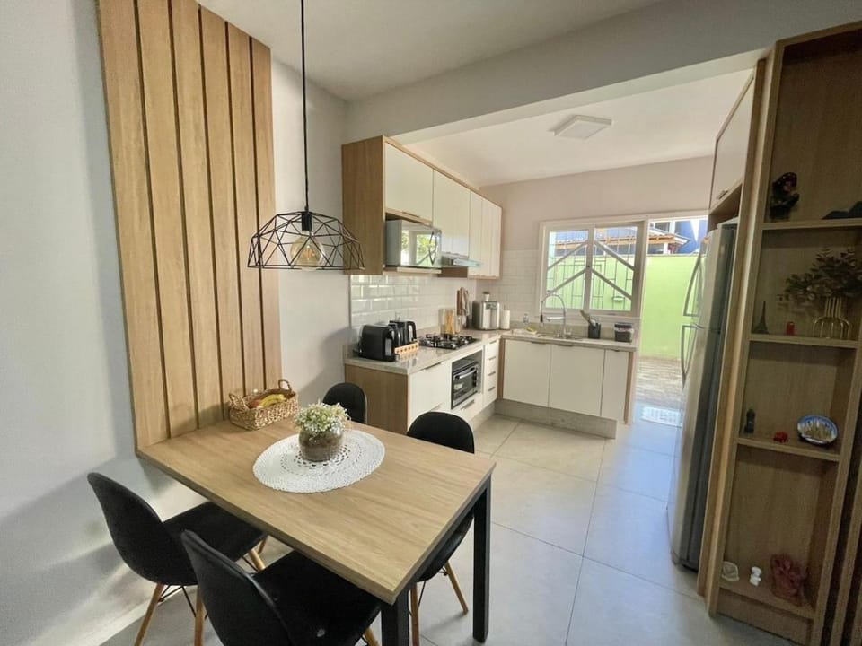 Casa confortável, perto do centrinho e da praia House in Florianopolis