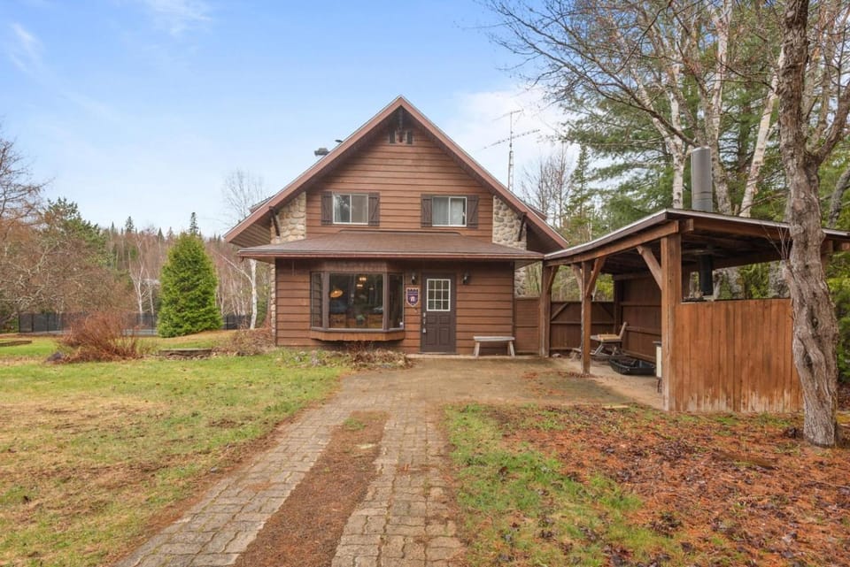 Property building, Spring, Day, Garden, Garden view