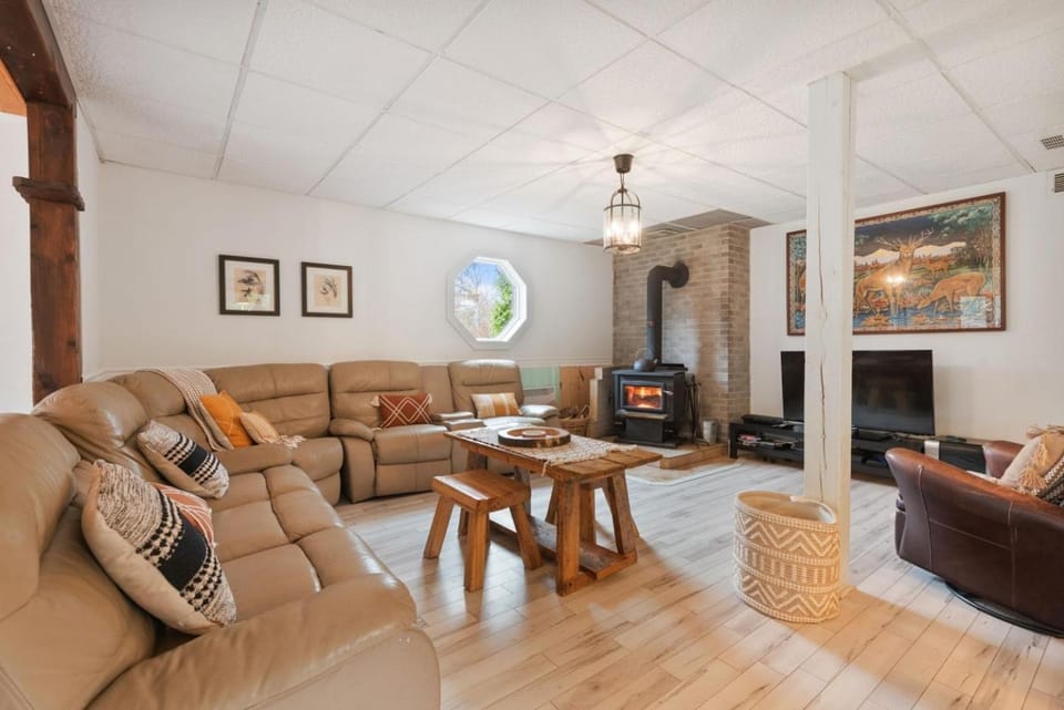 Communal lounge/ TV room, TV and multimedia, Living room