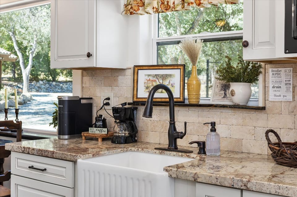 Coffee/tea facilities, kitchen
