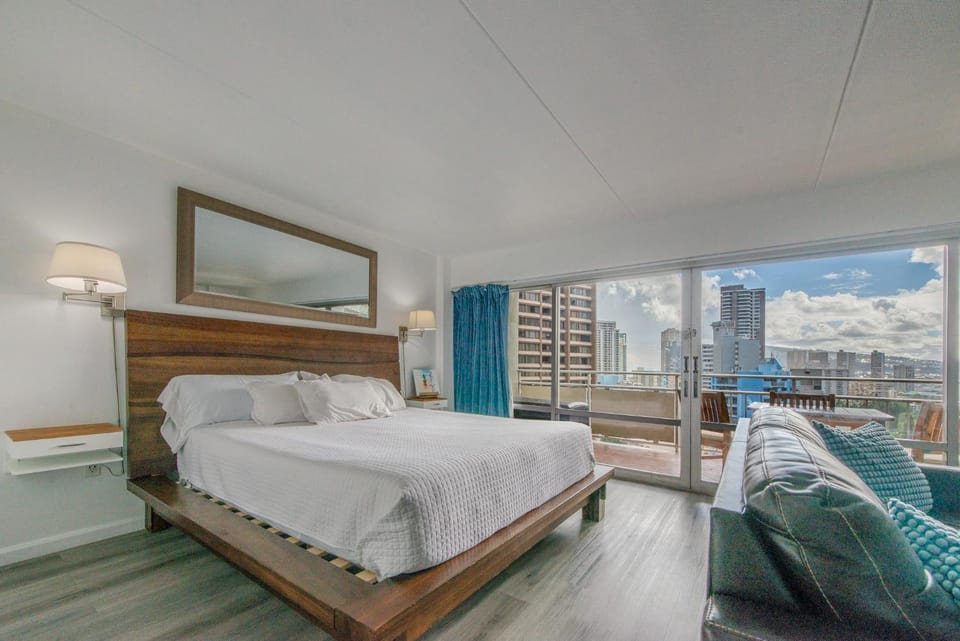 Bed, Photo of the whole room, Bedroom, City view