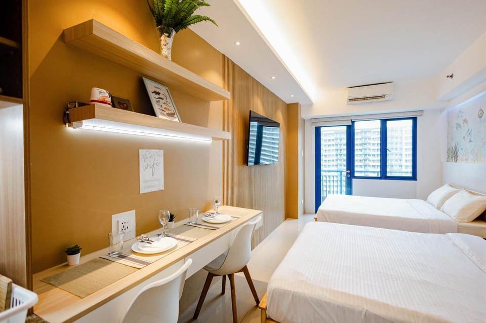 Hotel-Like Staycation 4 near MOA with WiFi & Netflix Hotel in Pasay