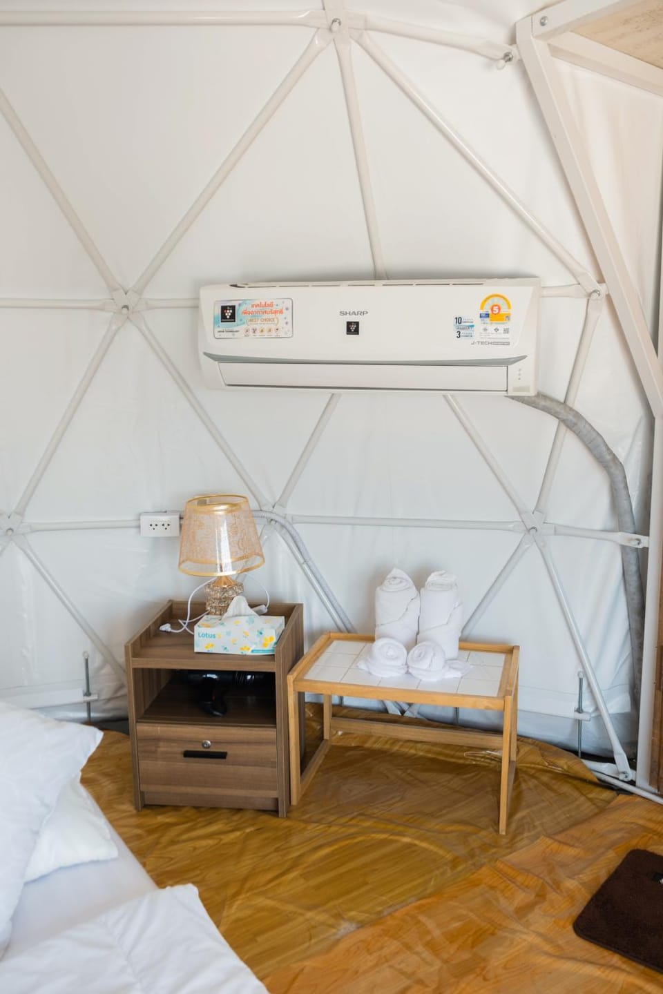 ลักษณ์ภูชี้ฟ้า 2 แบบโดม Luxury tent in Laos