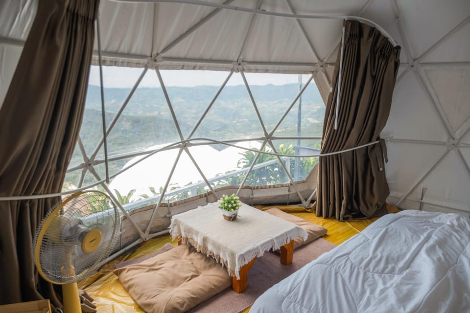 ลักษณ์ภูชี้ฟ้า 2 แบบโดม Luxury tent in Laos