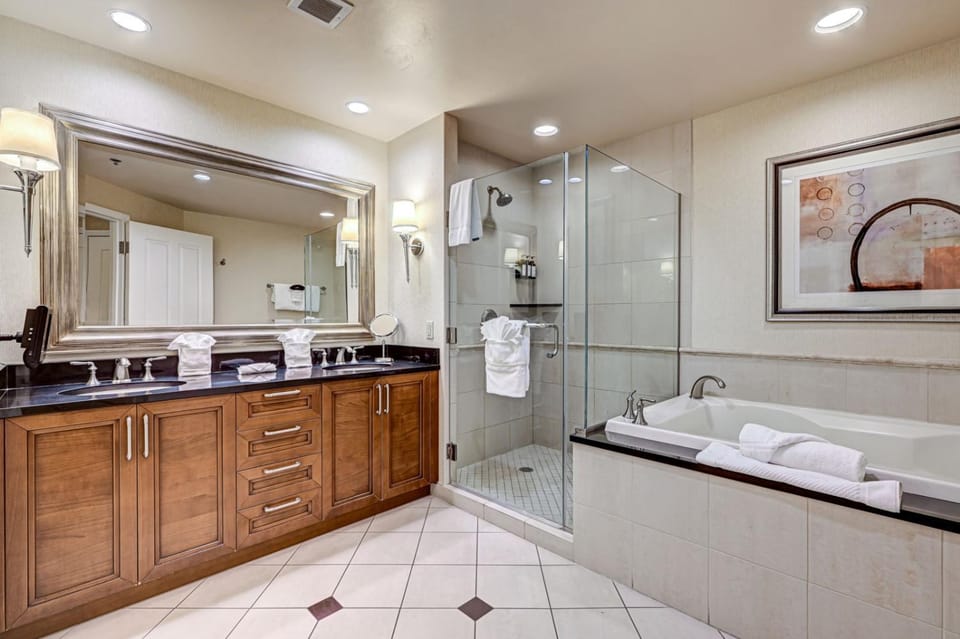 Shower, Bathroom, Bath, towels