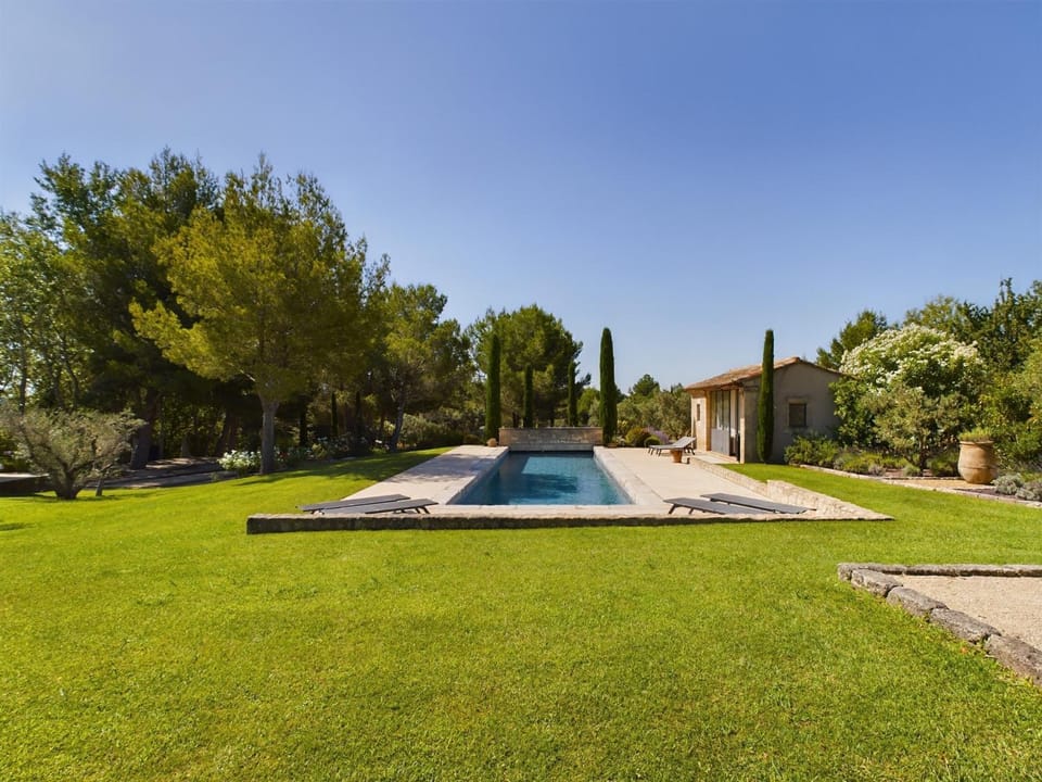 Charmant Mas Provençal avec Piscine aux Alpilles - FR-1-599-122 House in Arles