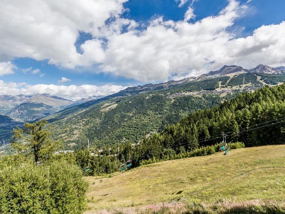 Confort moderne aux pieds des pistes, balcon, wifi, animaux admis - FR-1-329-102 Apartment in Landry