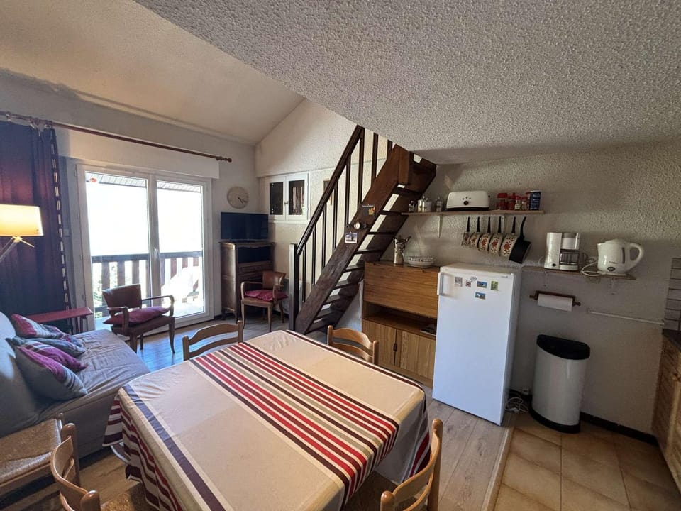 Appartement spacieux 2 pièces avec mezzanine à 100 m des pistes - FR-1-297-352 Apartment in Auris