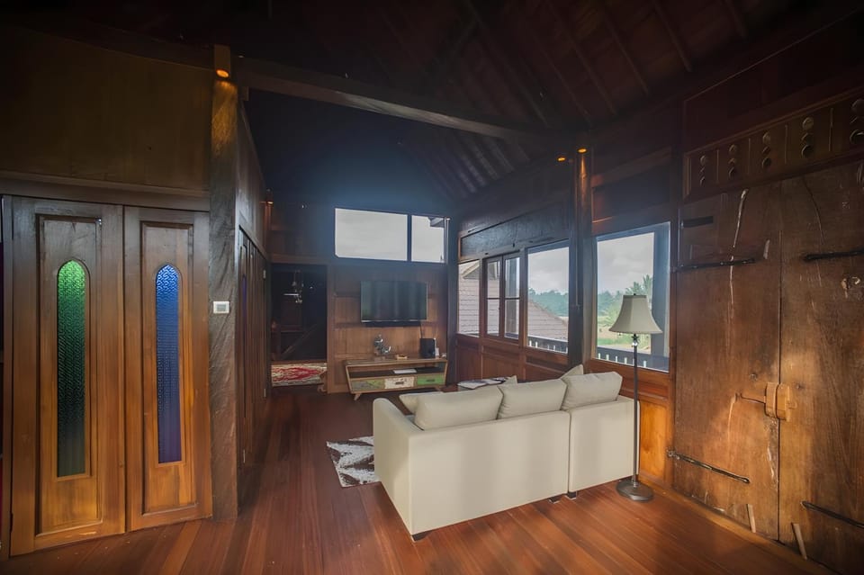 Communal lounge/ TV room, Living room