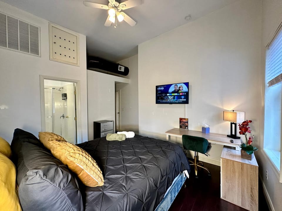 BP STAYS - Hotel-Style, No Host, Professionally Managed ID302 Bed and Breakfast in Jersey City