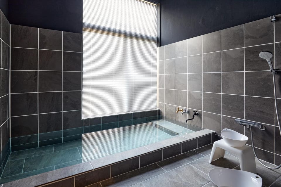 Hot Spring Bath, Bathroom