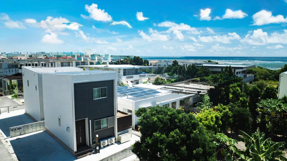 Property building, Day, Neighbourhood, Natural landscape, City view, City view, Sea view, Sea view
