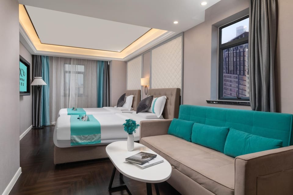 Seating area, Bedroom