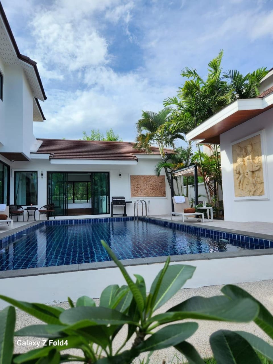 HEART of RAWAI, 4BR Private pool Villa in Rawai