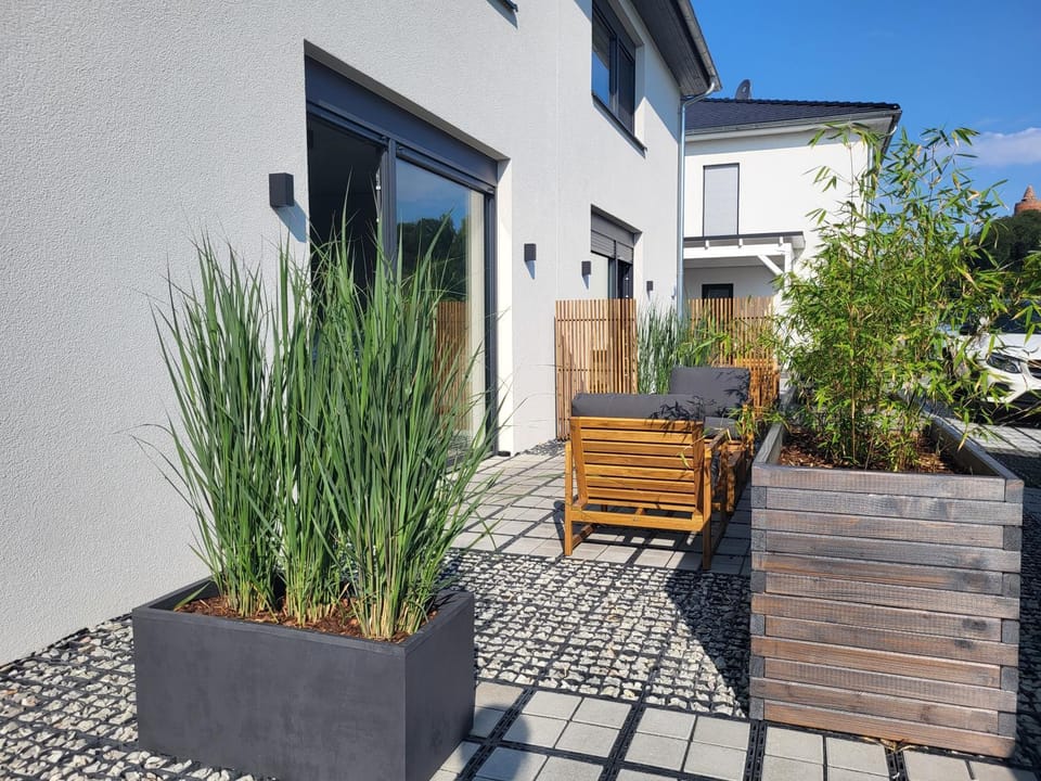 Property building, Balcony/Terrace, Living room