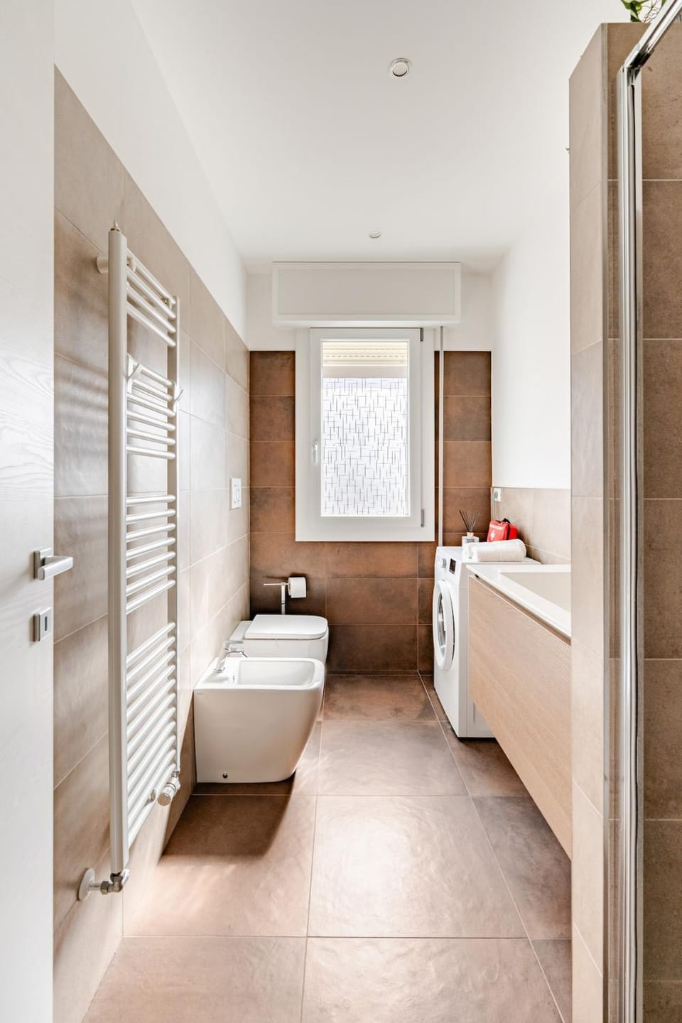Toilet, Bathroom, bidet, towels