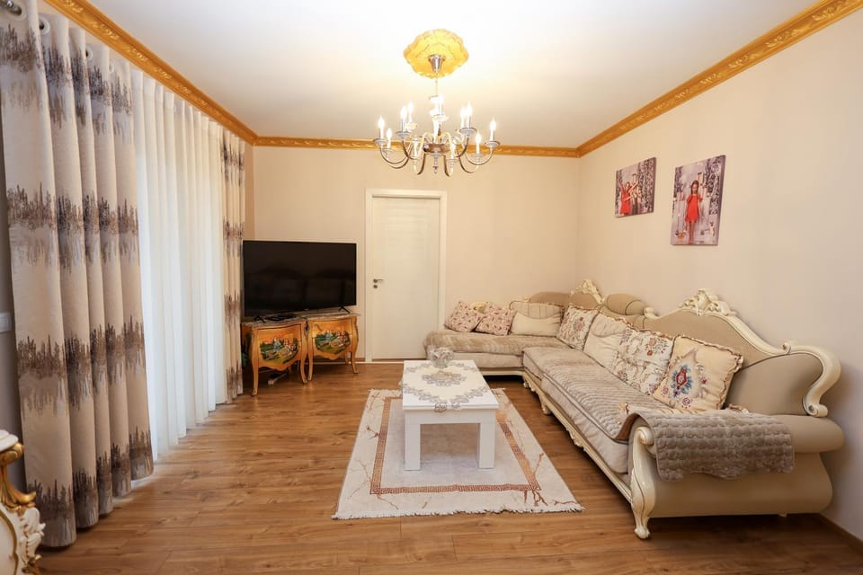 Communal lounge/ TV room, Communal lounge/ TV room, TV and multimedia, Living room, Evening entertainment