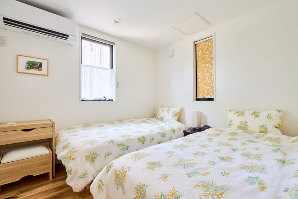 Bed, Bedroom, air conditioner