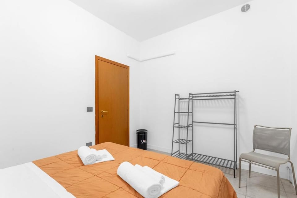 Bed, Photo of the whole room, Bedroom, towels, wardrobe
