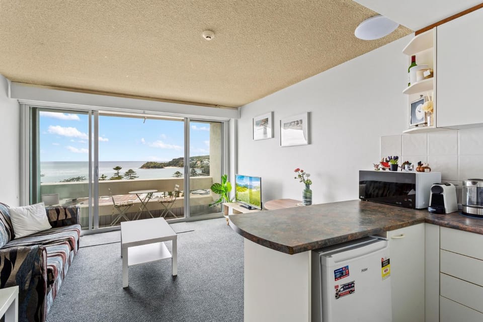 Apartment with Pool Access a minute to the Beach Apartment in Manly