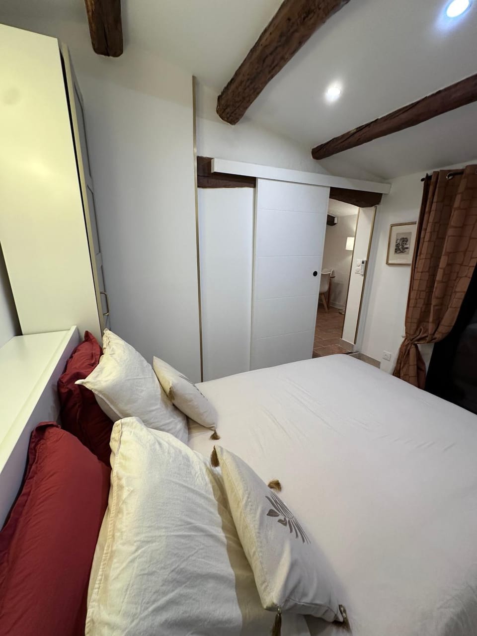 Le clos de Pierre - avec jacuzzi privé et piscine partagée ouverte du 15 mai au 15 septembre au coeur de la nature House in Vence