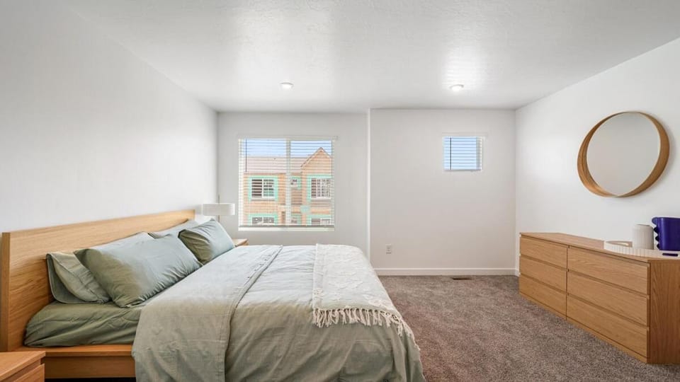 Family-Friendly 3-Story Home Sleeps 8 House in American Fork