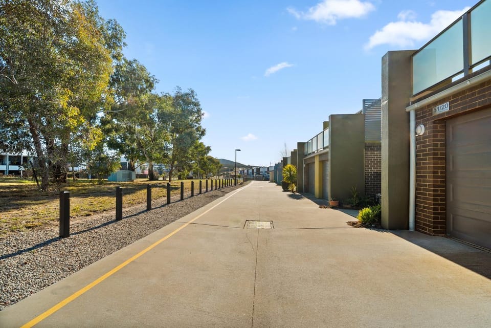 Stylish Townhouse with Private Courtyard House in Molonglo Valley