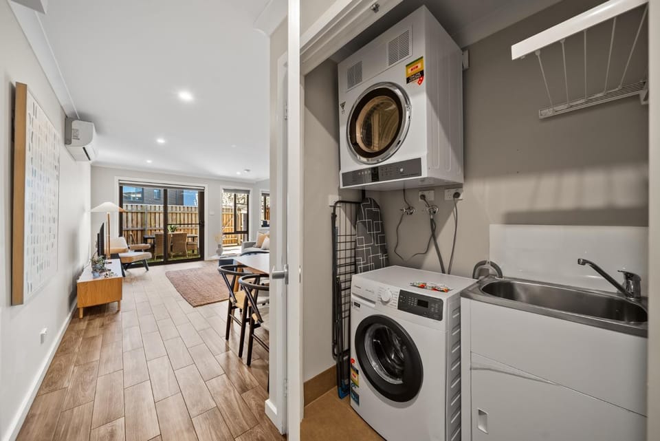 Stylish Townhouse with Private Courtyard House in Molonglo Valley