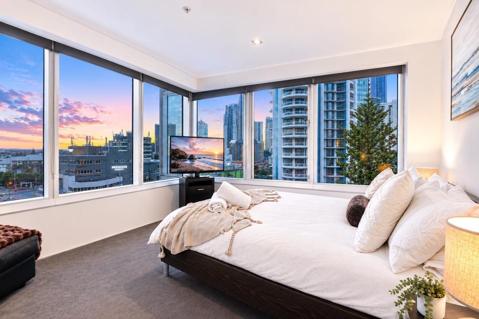 Bed, Photo of the whole room, Bedroom, City view