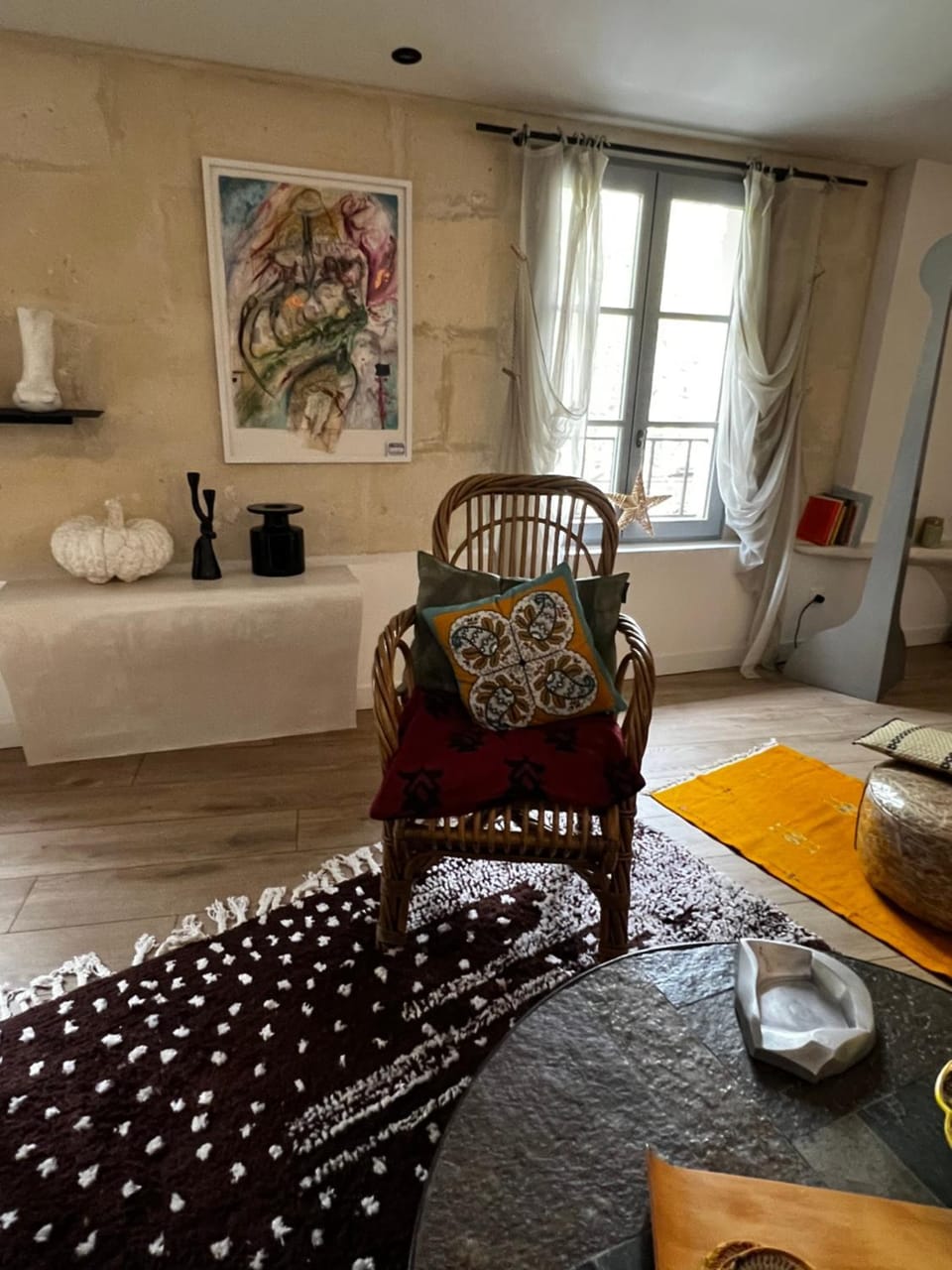 Appartement lumineux et artistique Apartment in Arles