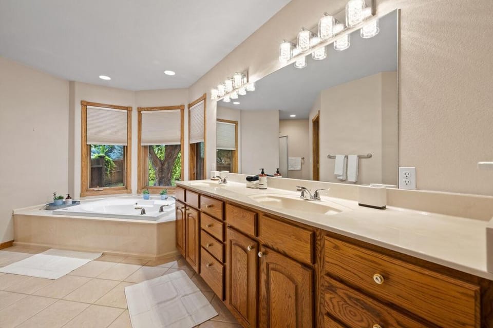 Bathroom, Bath