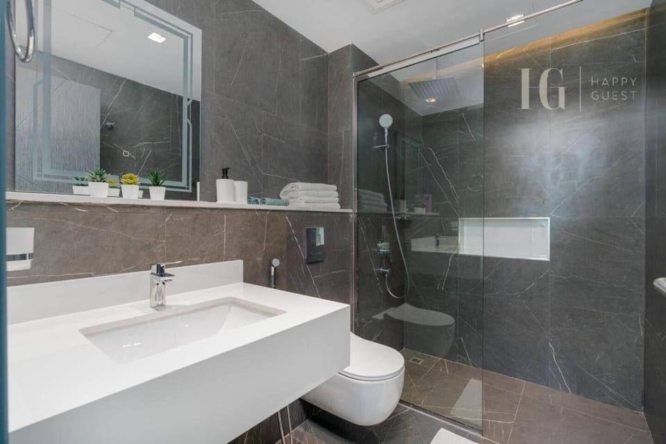 Shower, Toilet