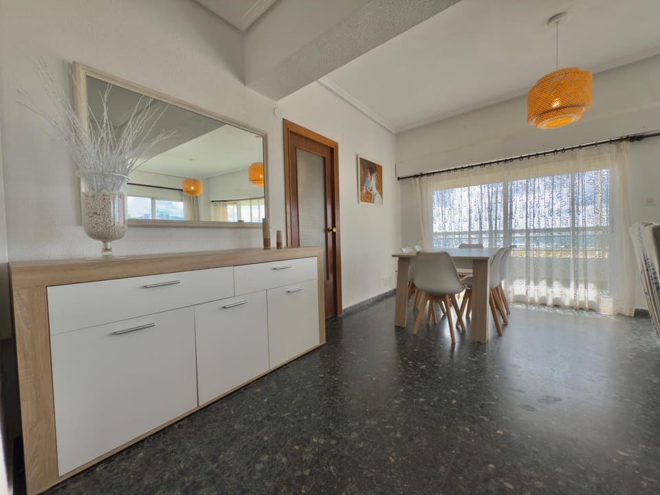 Communal lounge/ TV room, Living room, Lounge or bar, Seating area, Dining area