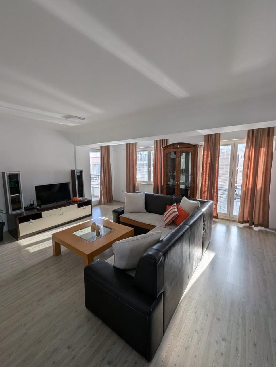 Lihnidos Home, Central Apartment, AC, Lake Access, Beach Apartment in Ohrid