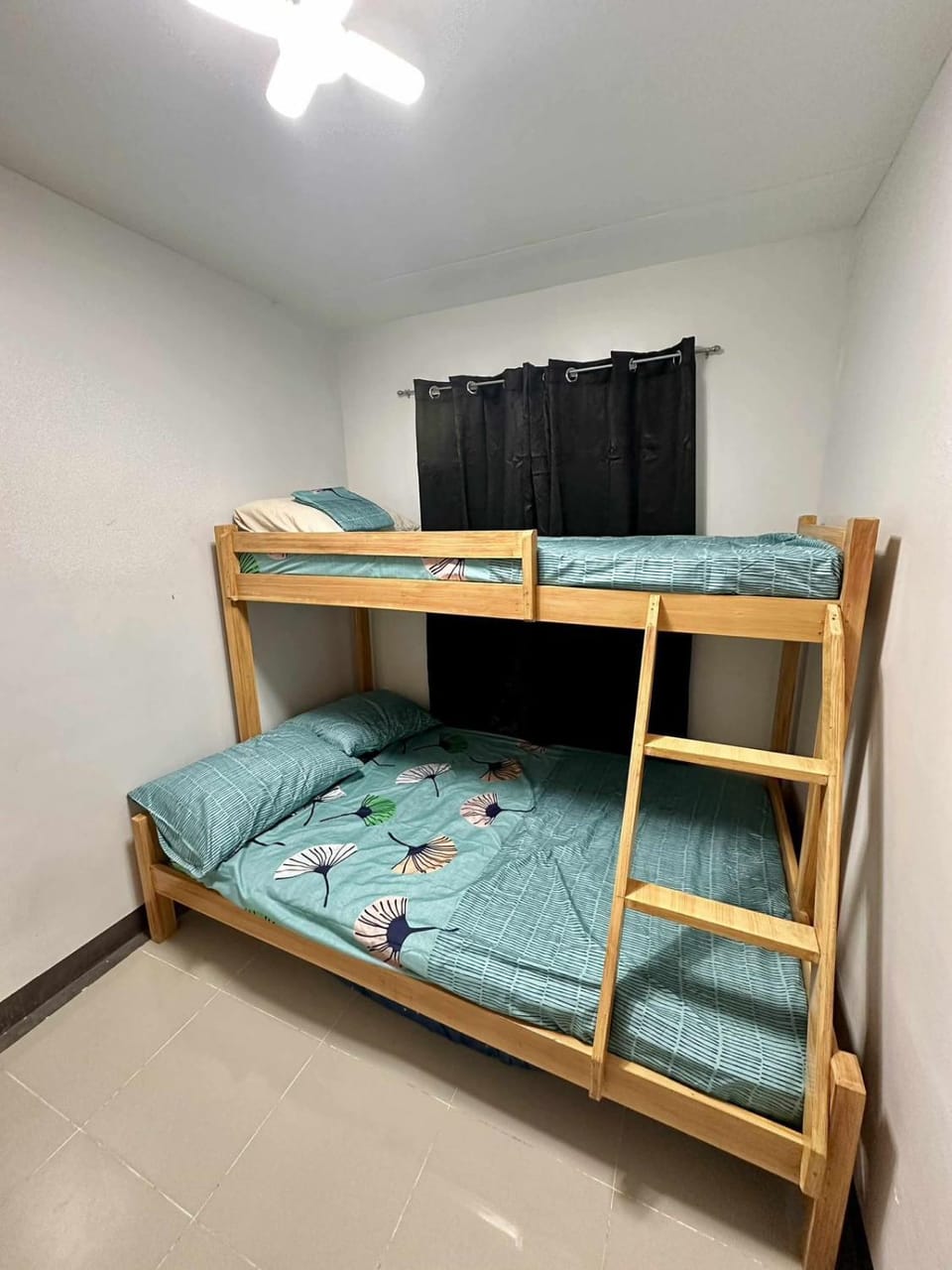 Photo of the whole room, Bedroom, bunk bed