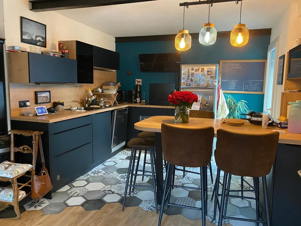 Kitchen or kitchenette