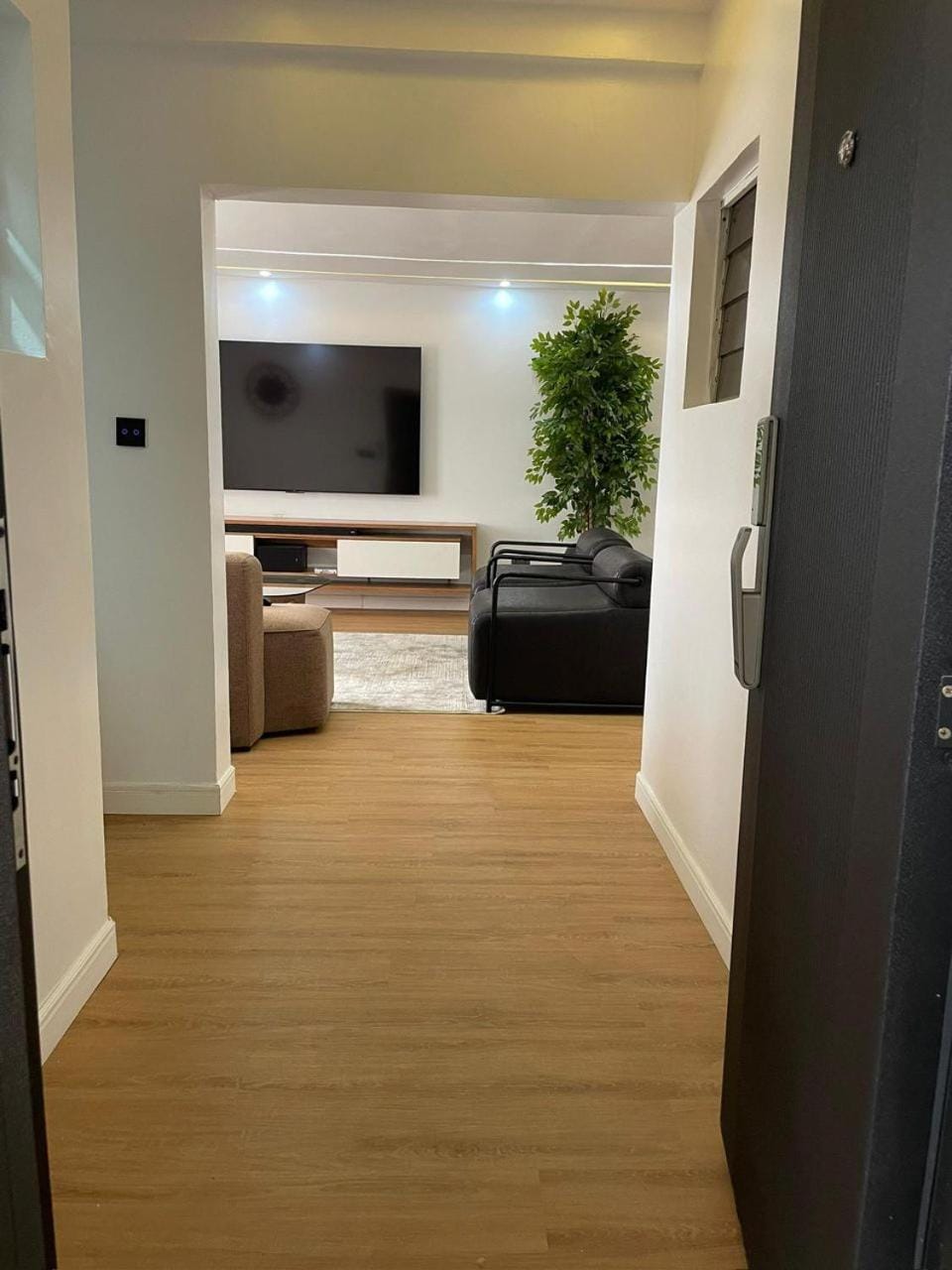 Primes Apartments- Comfortable and well furnished 3 bedroom apartment perfect for relaxation Apartment in Lagos