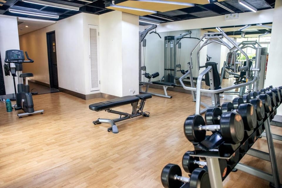 Cozy & Spacious 2BR Stay Near BGC - Home Theater Apartment in Makati