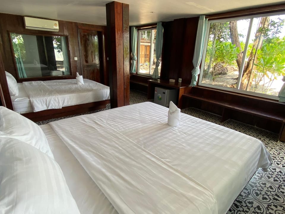 Property building, Garden, View (from property/room), Beach, Beach, Sea view, Sea view