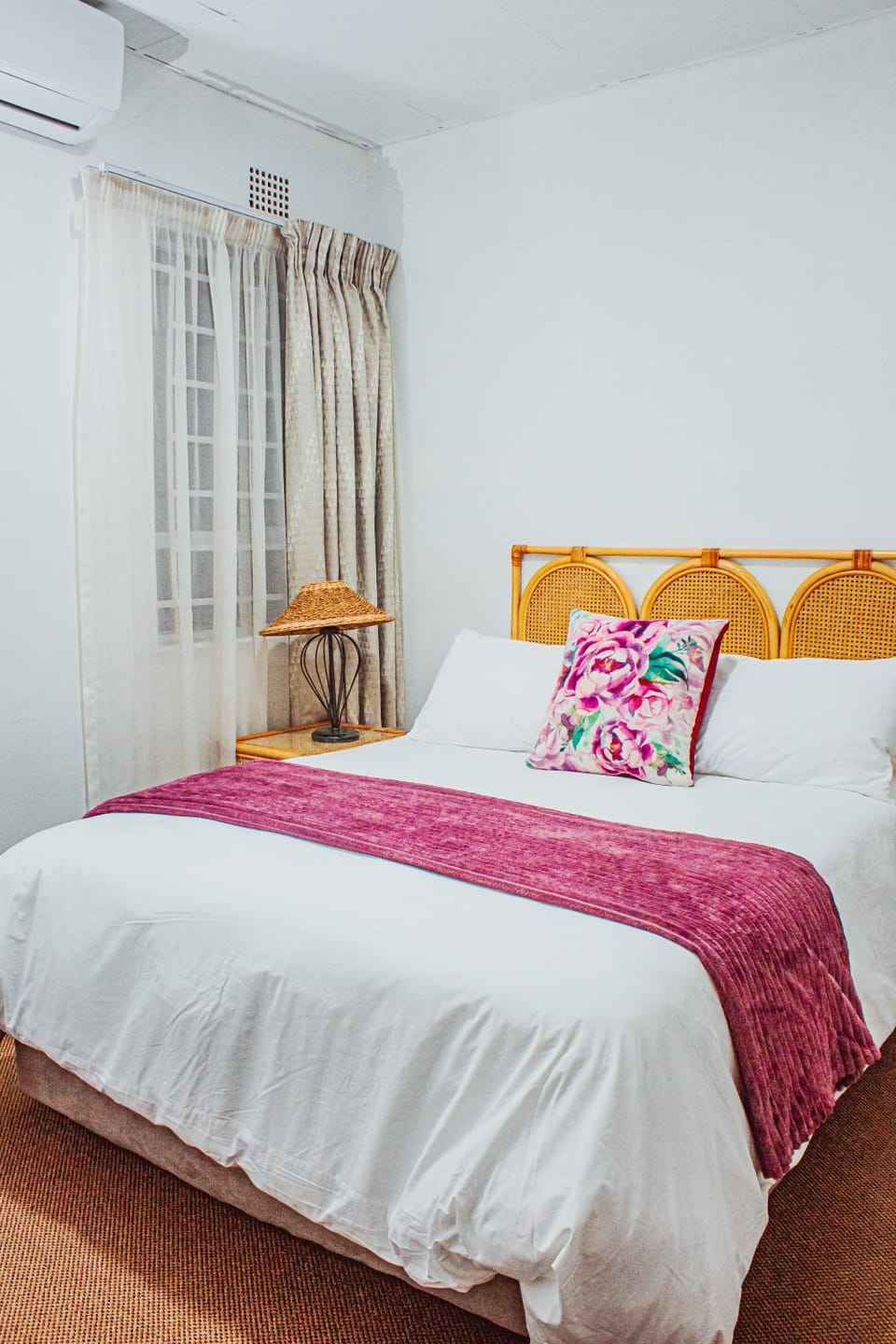 Bedroom, air conditioner