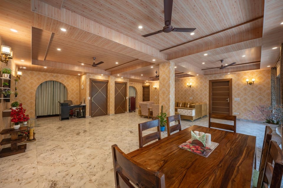 Living room, Dining area, air conditioner