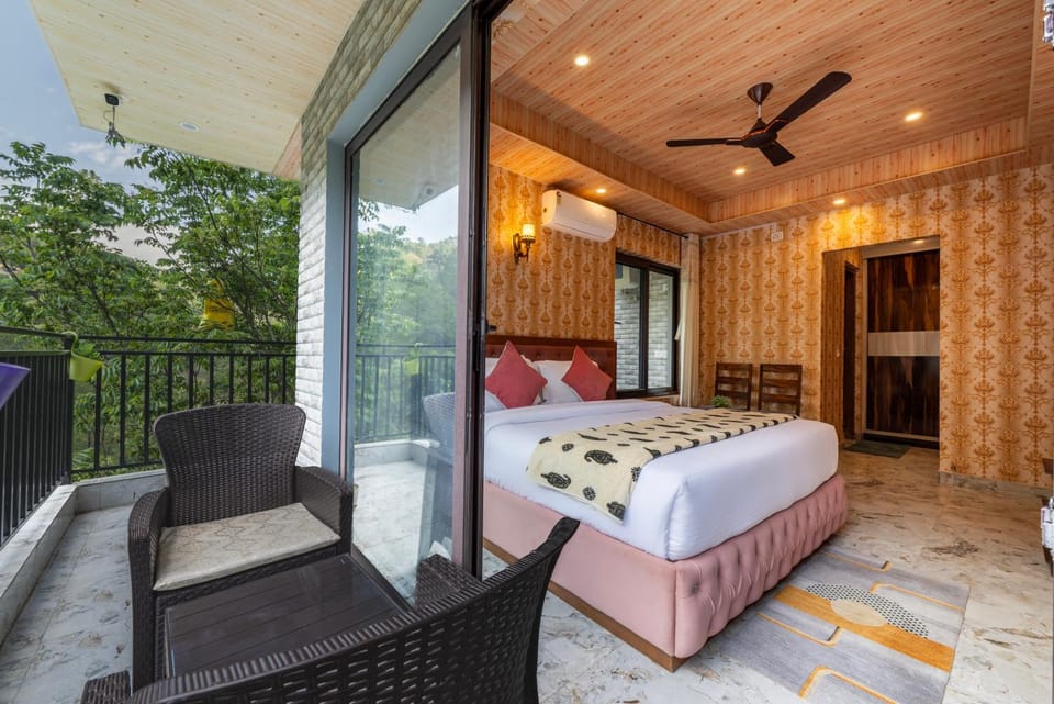 Bed, Balcony/Terrace, Bedroom