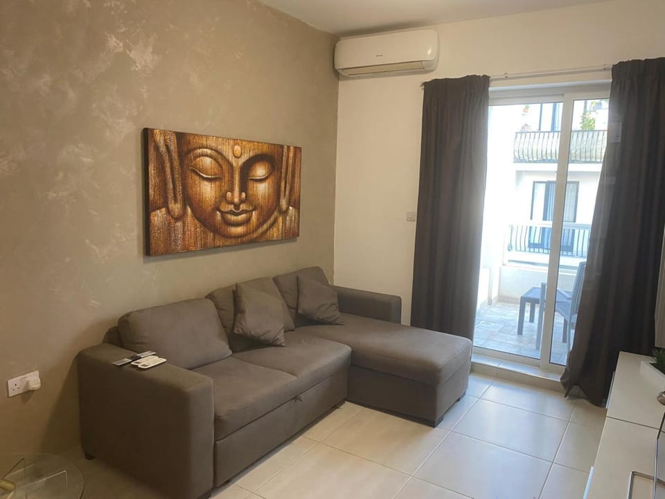 Living room, Seating area, air conditioner