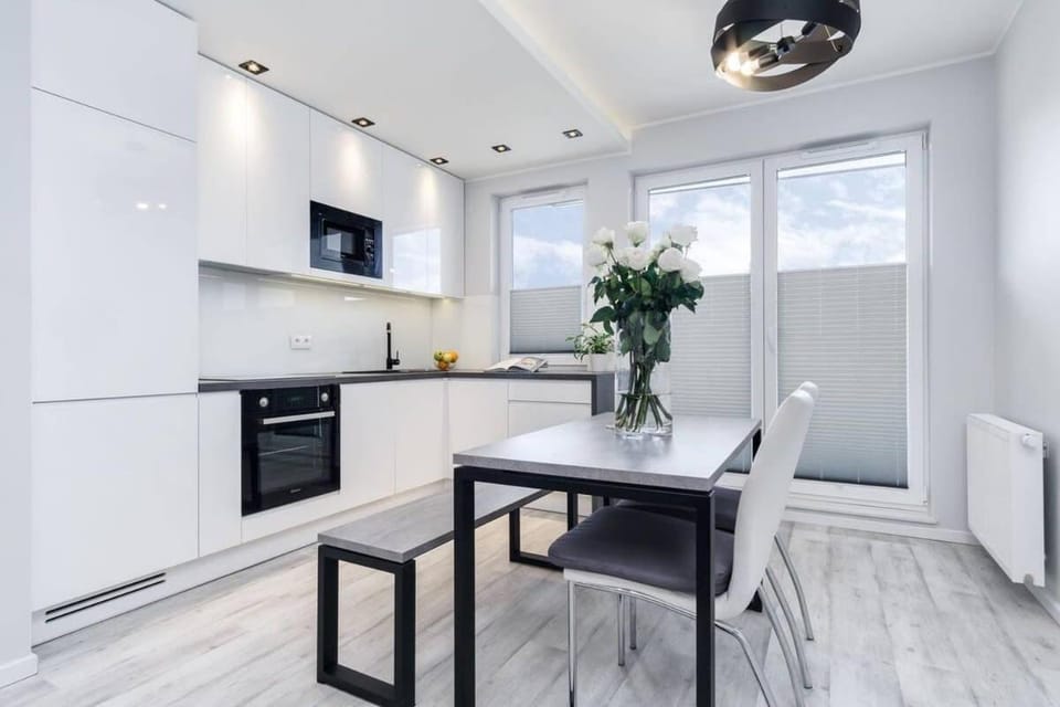Kitchen or kitchenette, Dining area, oven, stove
