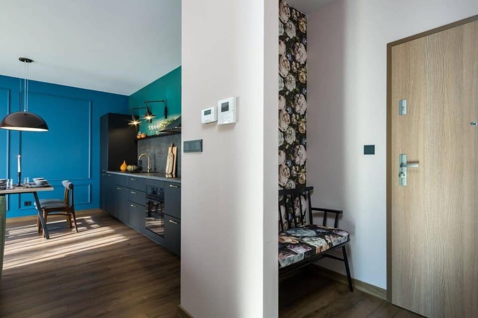 Kitchen or kitchenette, Dining area, stove