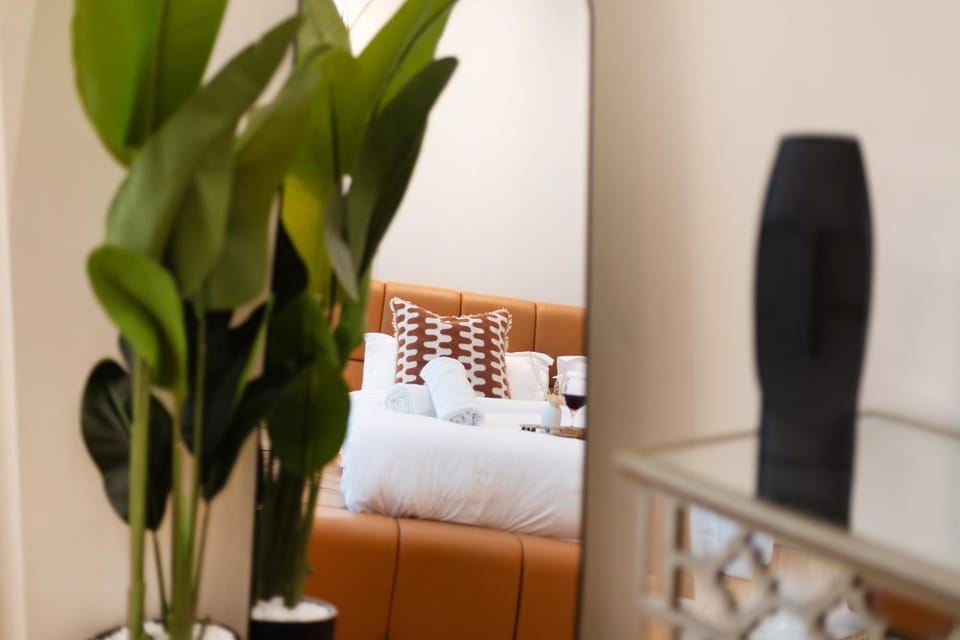 SkyHigh 4BR Penthouse Marina Views & Game Lounge Pool Table PS5 Apartment in Dubai