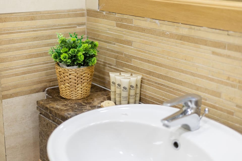 SkyHigh 4BR Penthouse Marina Views & Game Lounge Pool Table PS5 Apartment in Dubai