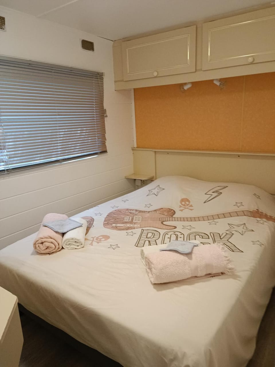 Chalet et Mobile Home, au sein du maquis Corse avec piscine PRIVATIVE 9mx4m Chalet in Zonza