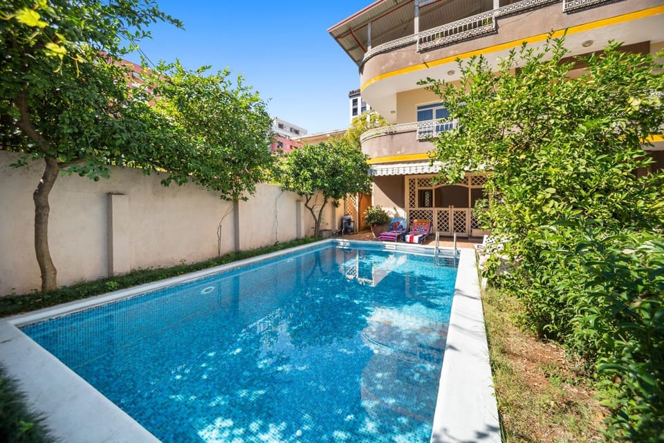 Day, Garden, Swimming pool, sunbed